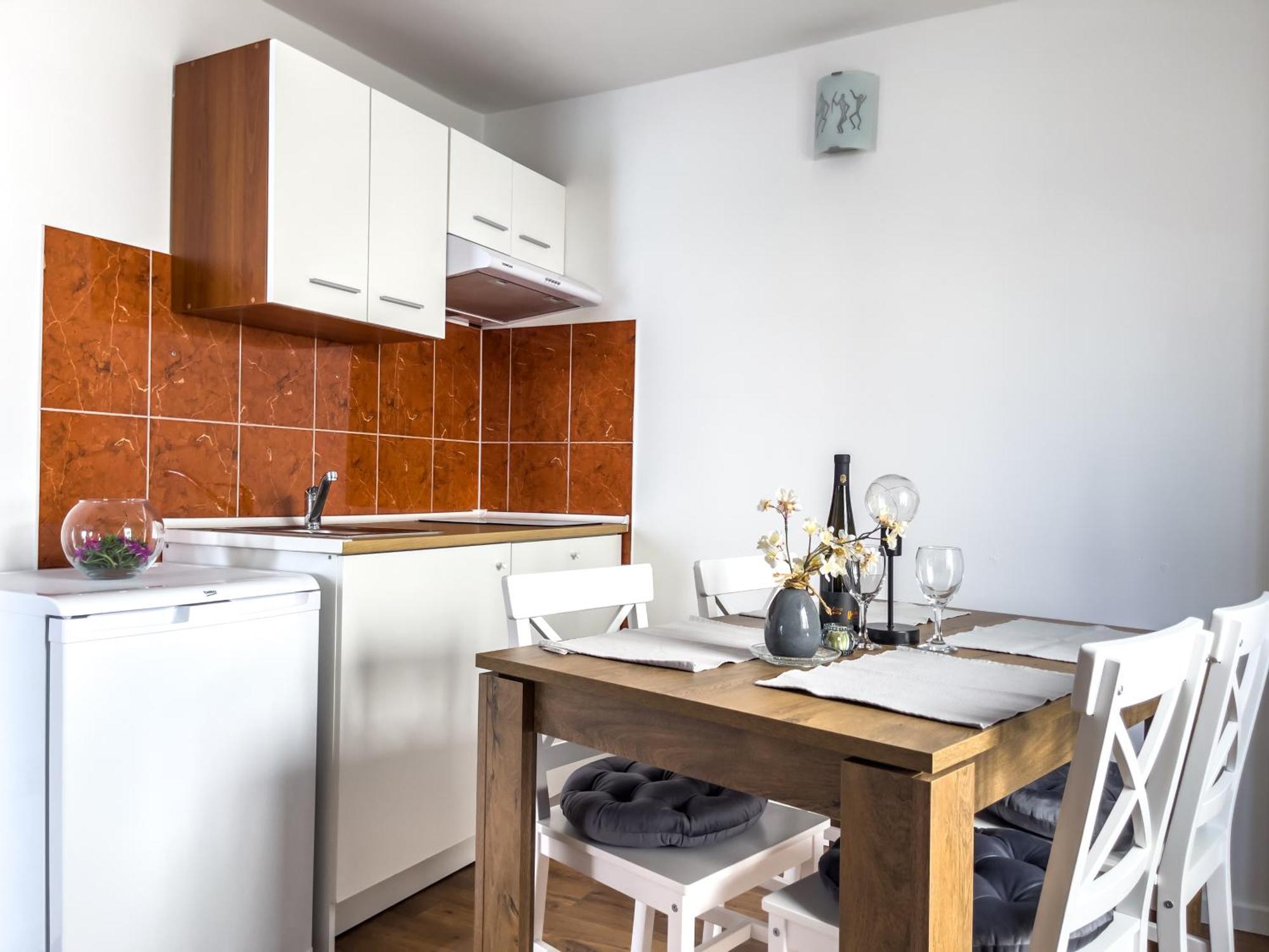 פודסטראנה Apartments Goro מראה חיצוני תמונה